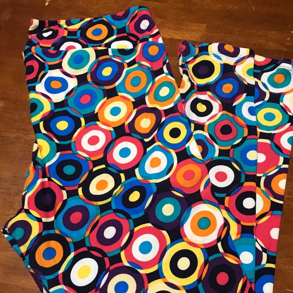 Tall and Curvy Lularoe Leggings